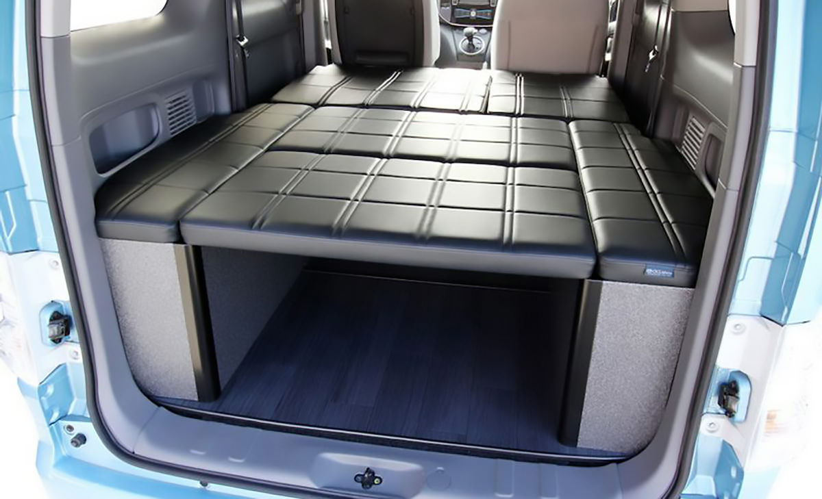 NV200バネットで車中泊におすすめなベッドキットとフロアパネル